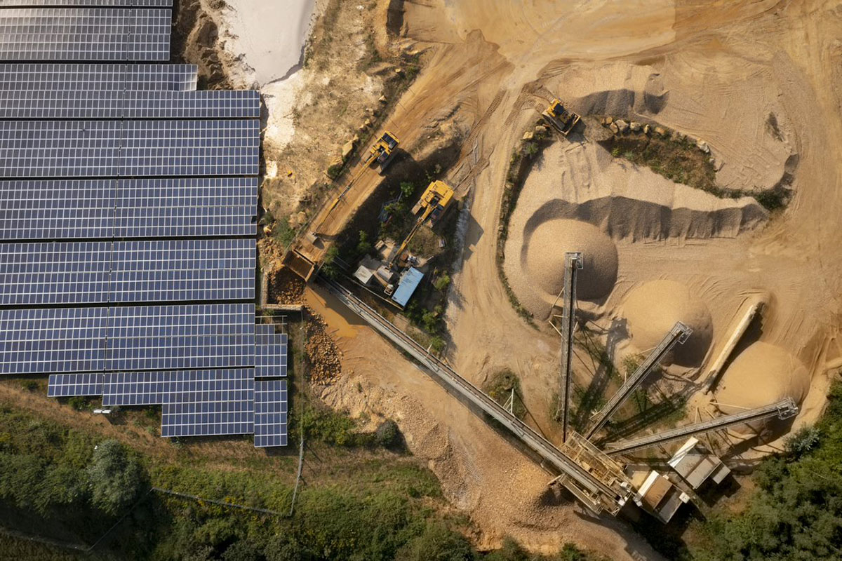 aerial-solar-panels-sandmine-getty-1345281470.jpg